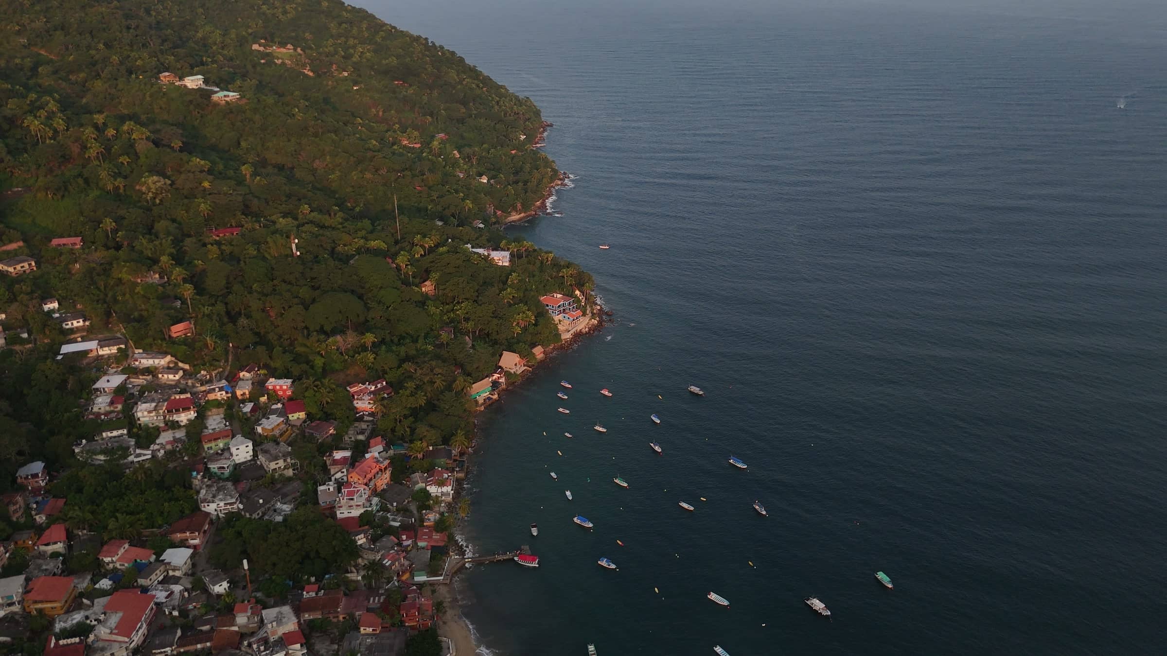 El pueblo de Yelapa junto a la bahía